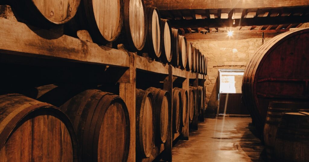Tipos de crianza en la elaboración de vinos Rías Baixas
