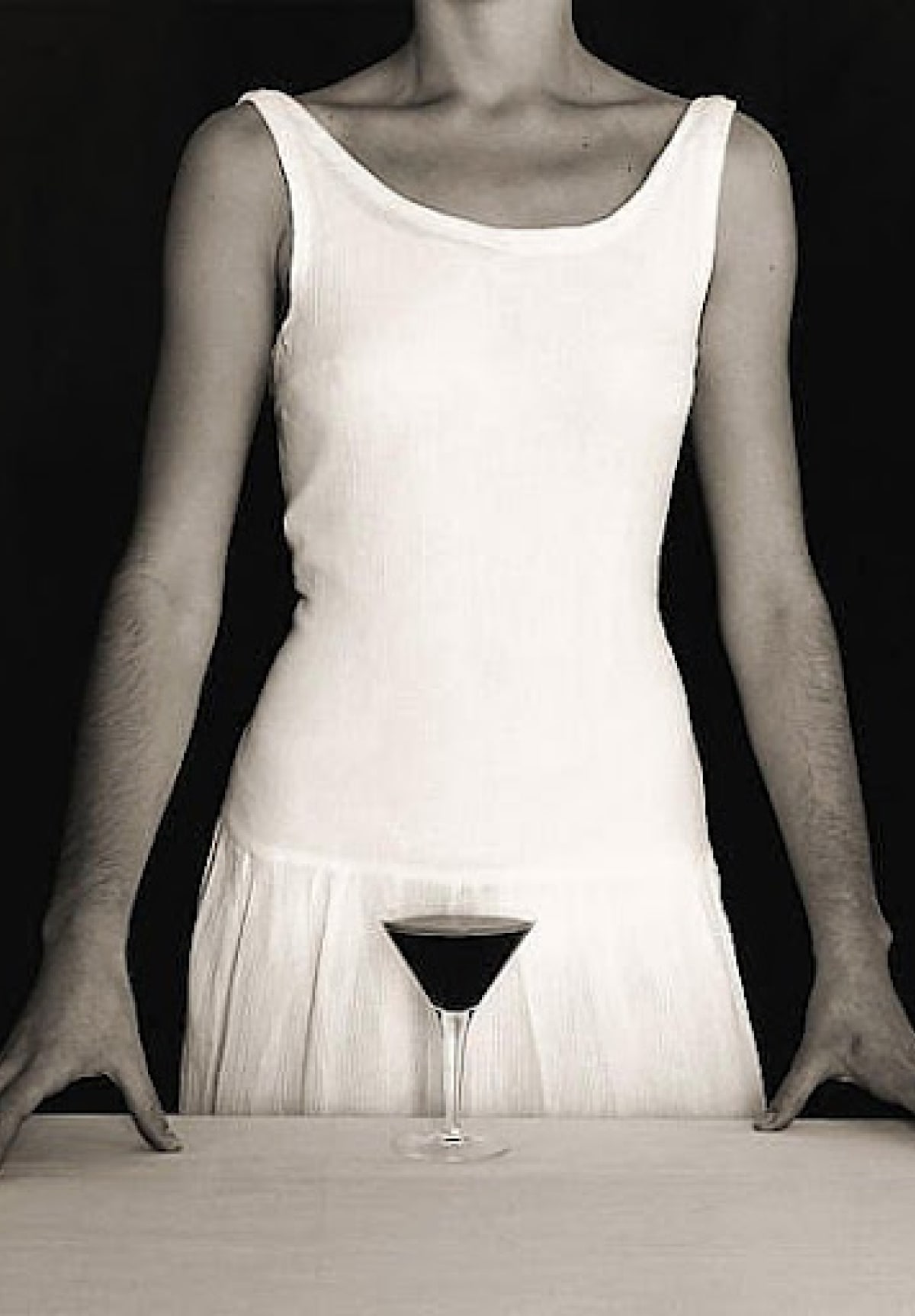 Copa de Vino y Mujer, de Chema Madoz