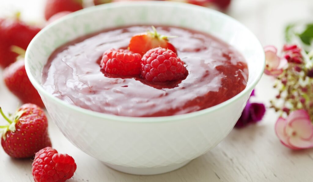 Sopa de frutos rojos y Rías Baixas Tinto