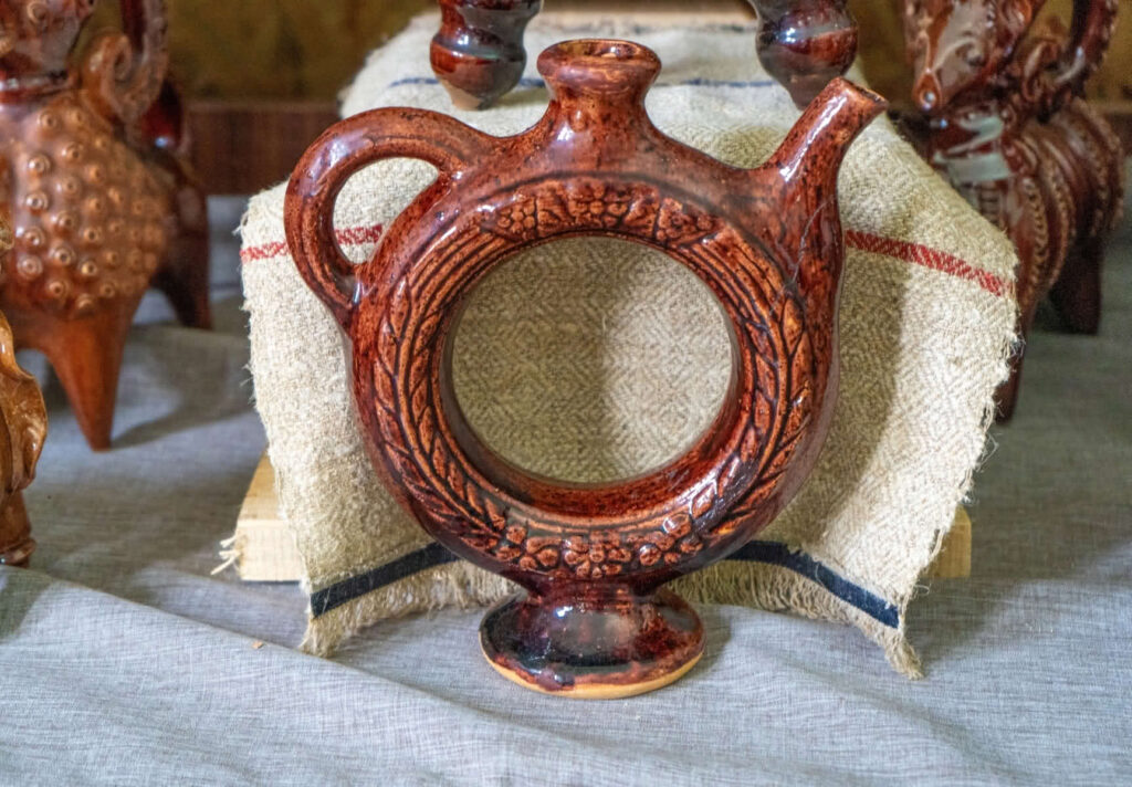 Decantador antiguo, conservado como una obra de arte