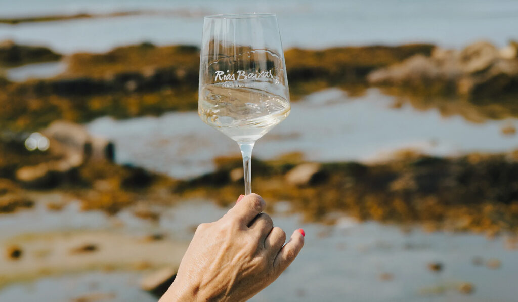 Brinda con los vinos de la Denominación de Origen Rías Baixas en sus fiestas de otoño